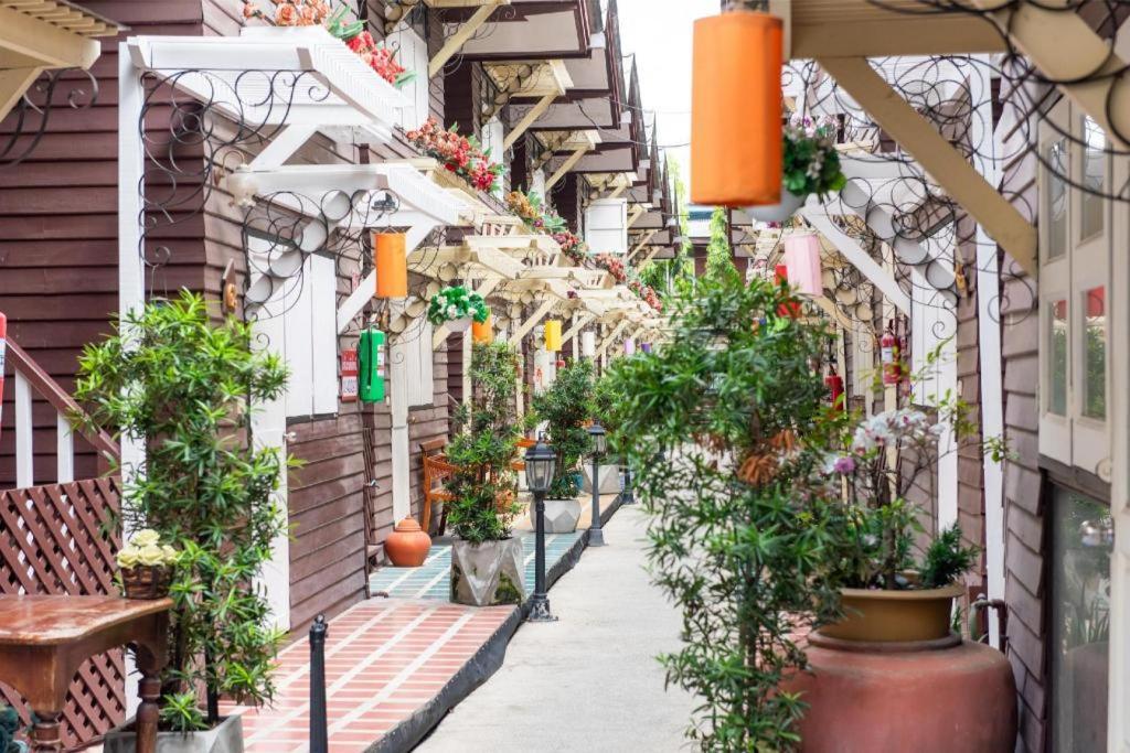 Resort Bangphlat Bangkok Dış mekan fotoğraf